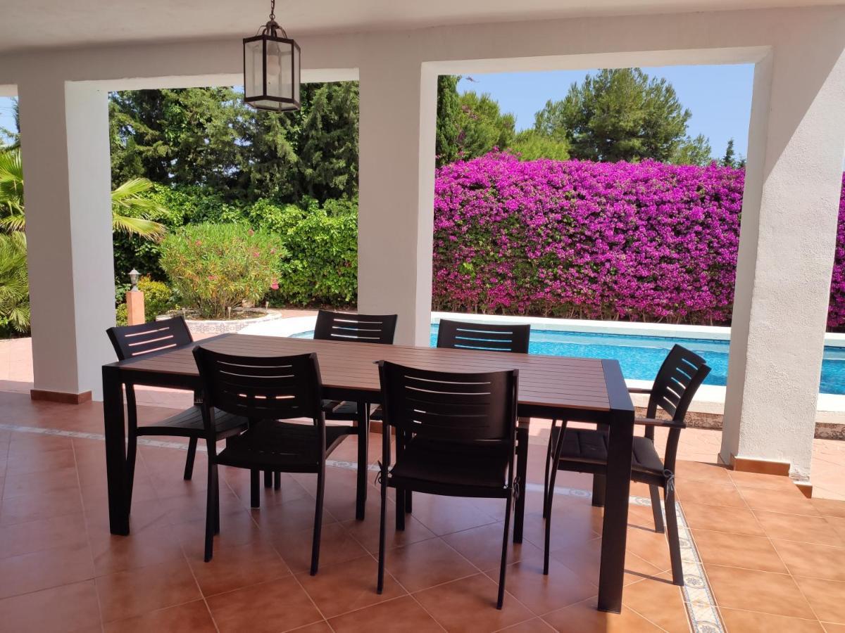 Villa With Private Pool, Bbq, Fitness Center & Sauna 圣维森特德尔拉斯佩奇 外观 照片