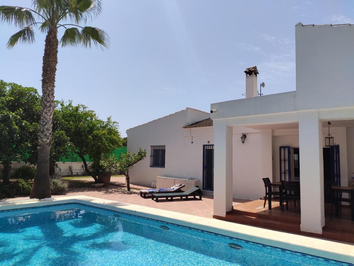 Villa With Private Pool, Bbq, Fitness Center & Sauna 圣维森特德尔拉斯佩奇 外观 照片