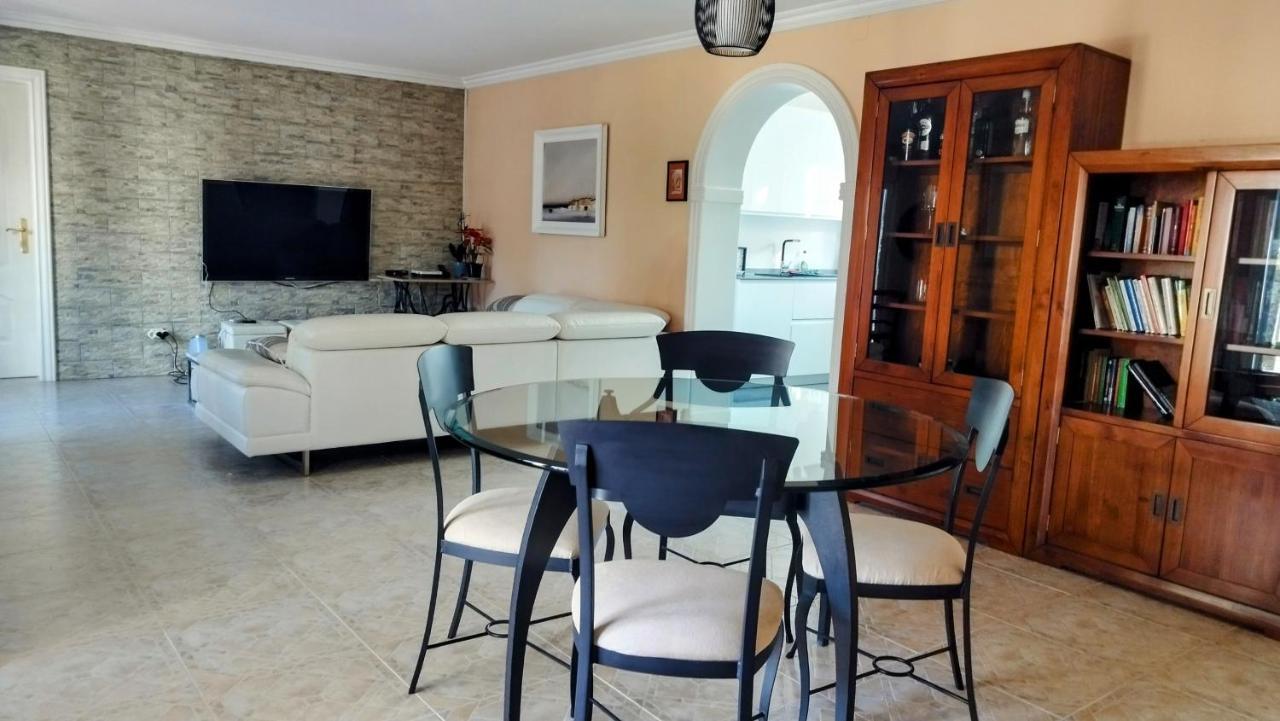 Villa With Private Pool, Bbq, Fitness Center & Sauna 圣维森特德尔拉斯佩奇 外观 照片